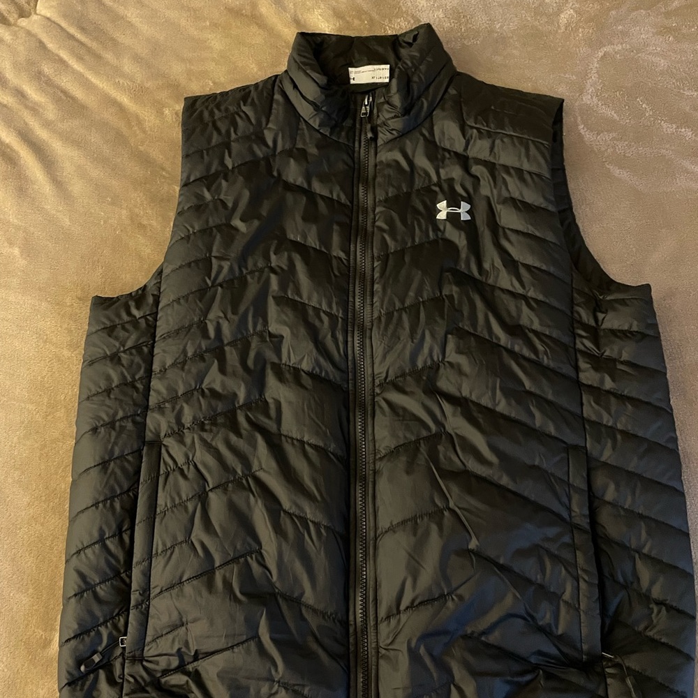 NWOT Under armour black vest. Puffer vest